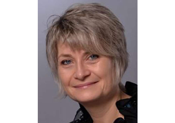 Anne Barrusaud headshot