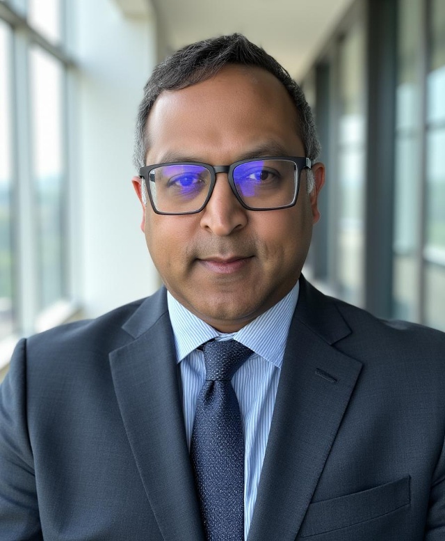 Reuben Sarkar Executive Headshot